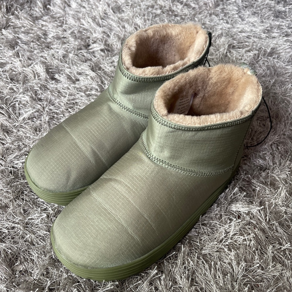 NWT Roxy Green Pow Booty Faux Fur Lined Ankle Boots / Booties Size 8